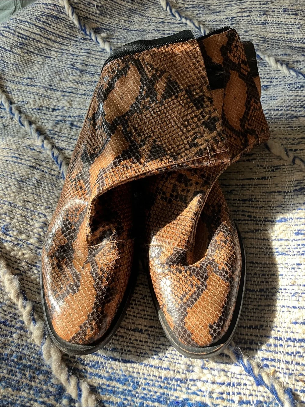 Intervalle snakeskin leather vintage like boots